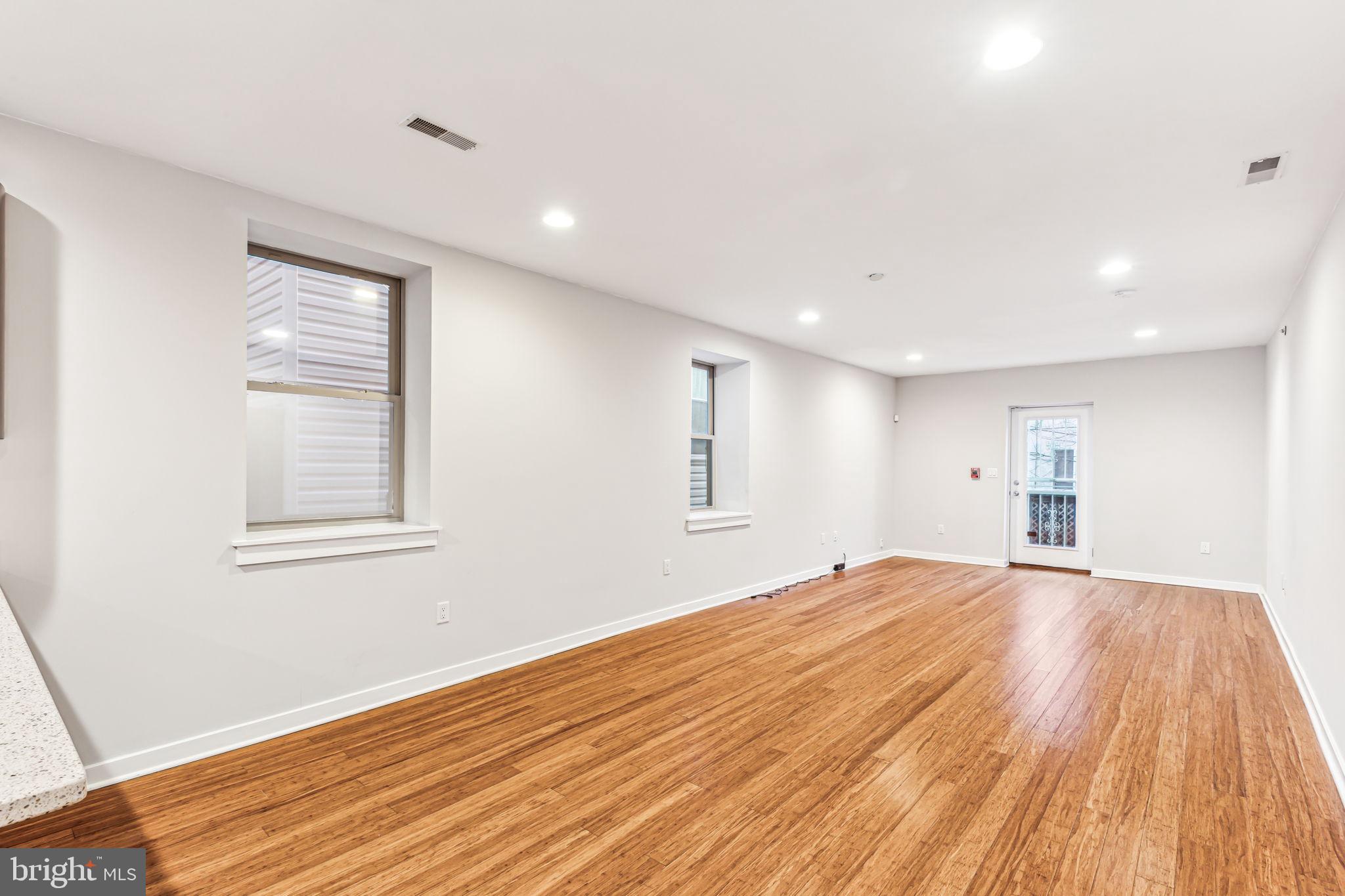 1418 CHRISTIAN ST #1