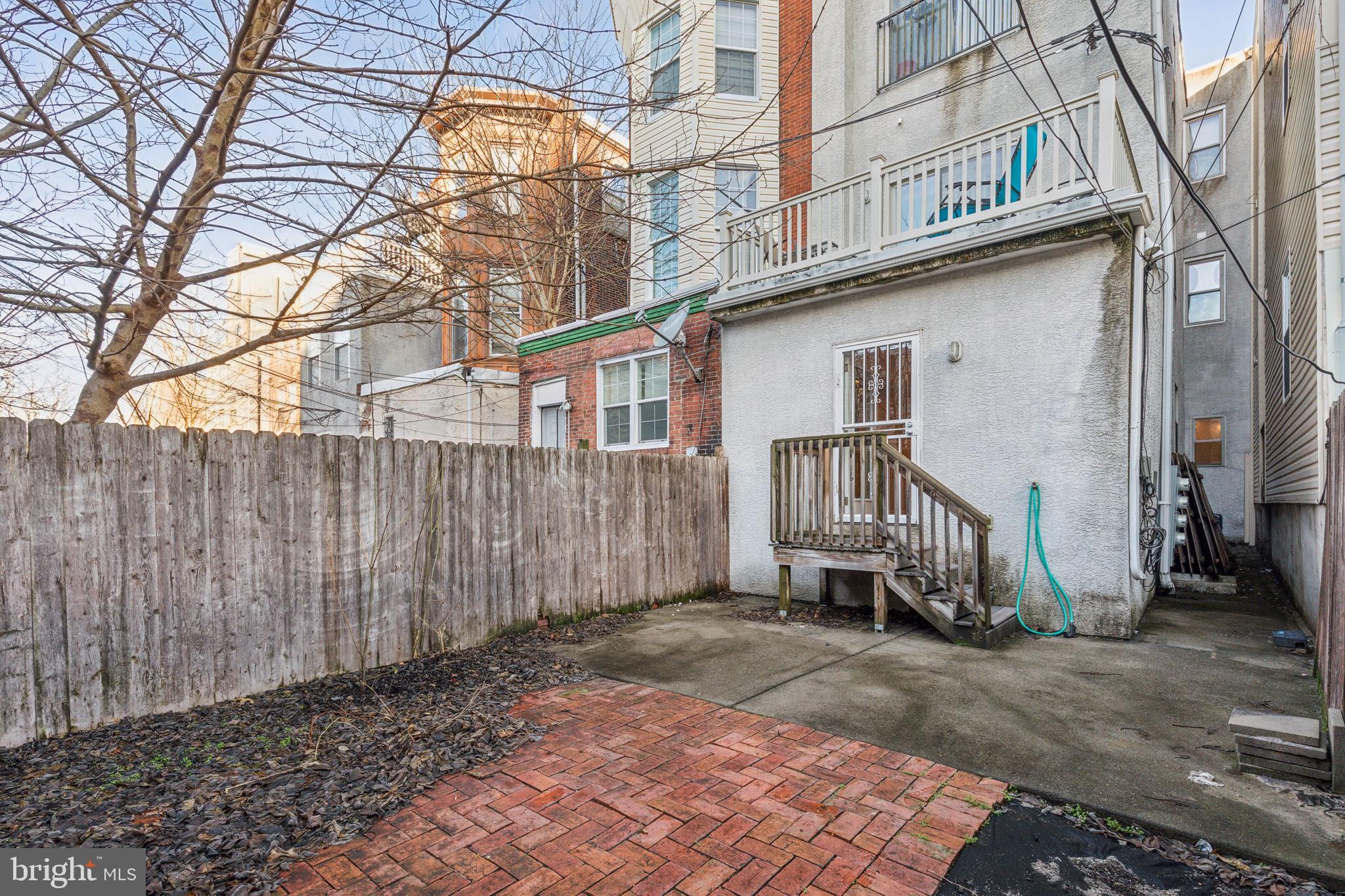 1418 CHRISTIAN ST #1