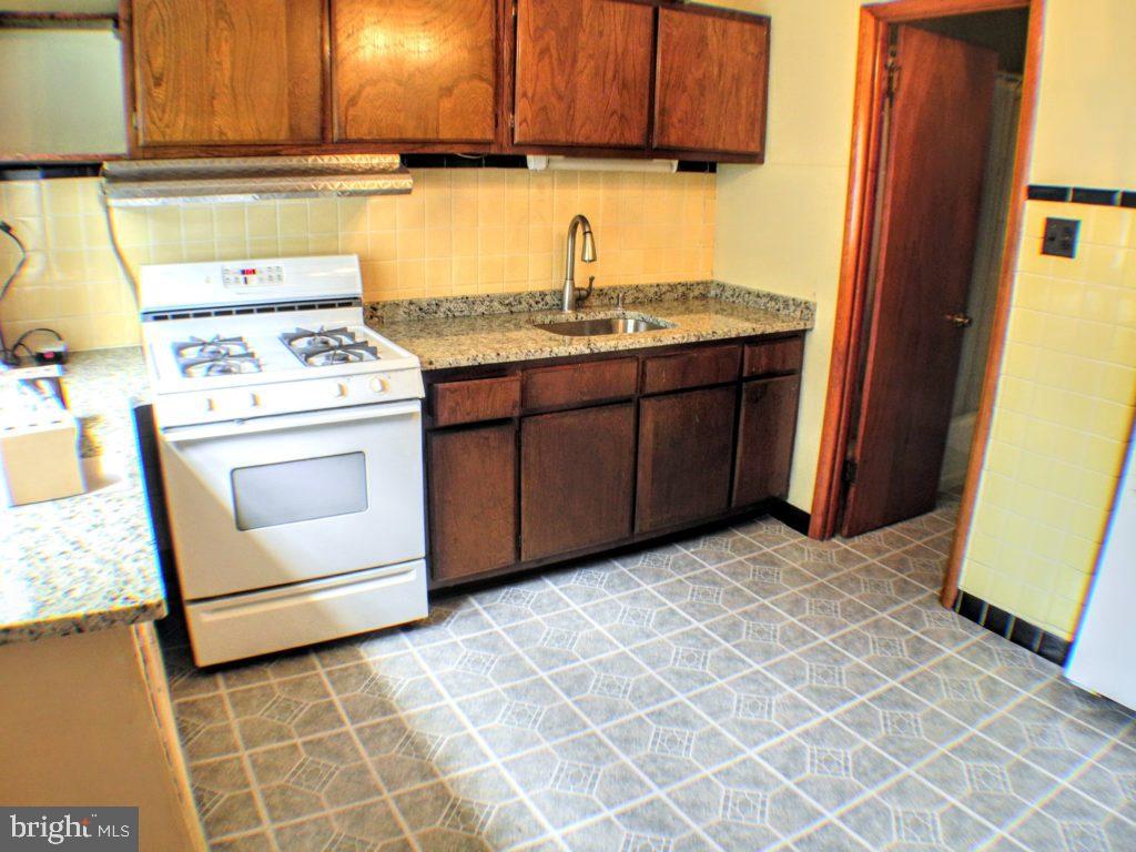 1325 W PORTER ST #LOWER UNIT