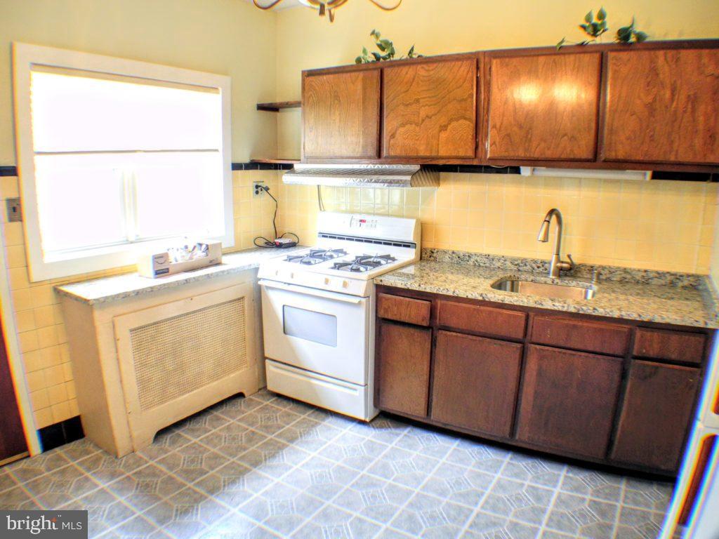 1325 W PORTER ST #LOWER UNIT