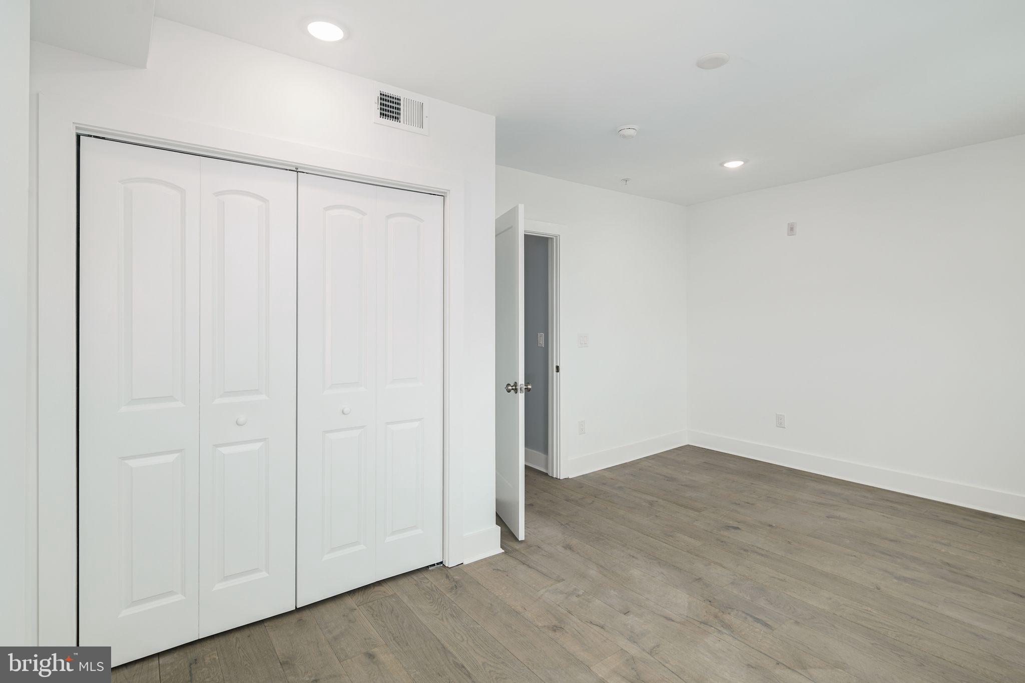 1521 CARPENTER ST #2