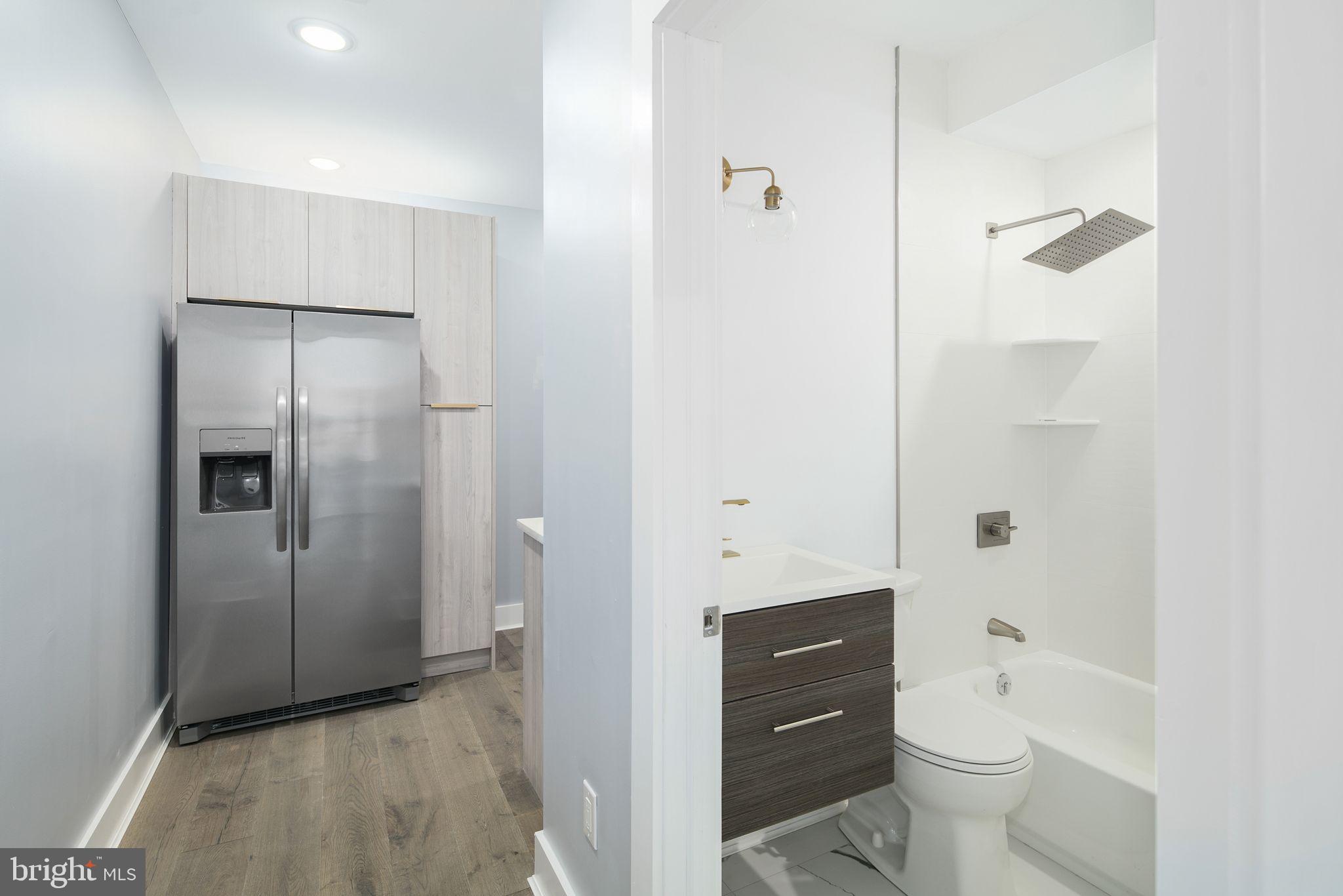 1521 CARPENTER ST #2