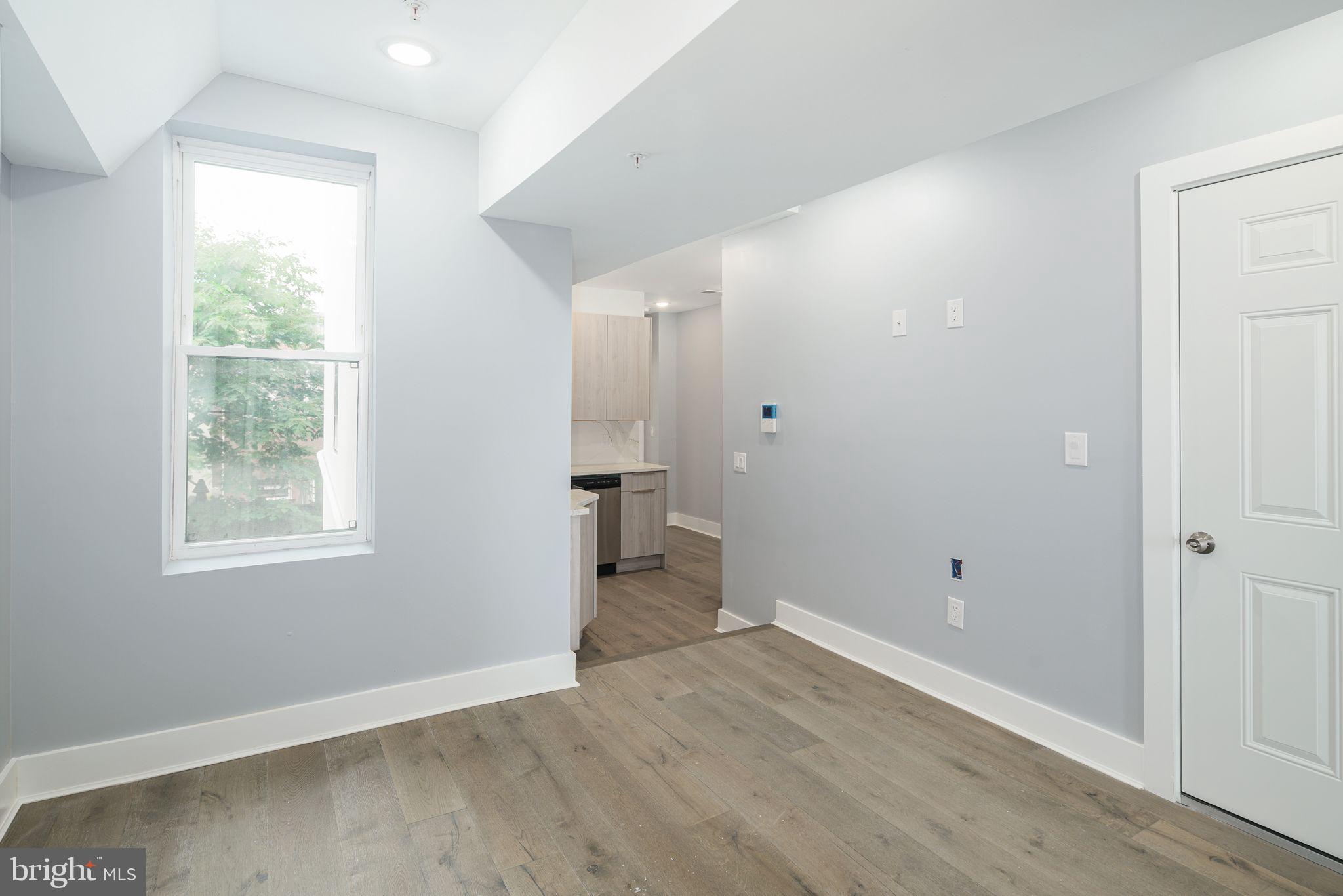 1521 CARPENTER ST #2