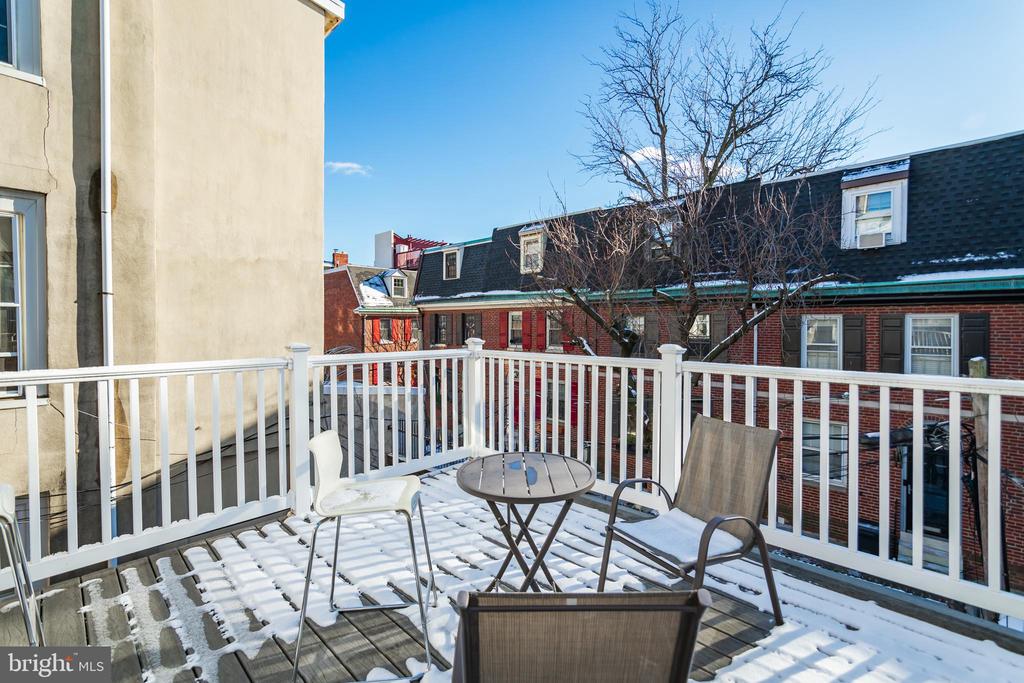 1116 PINE ST #UNIT 2R