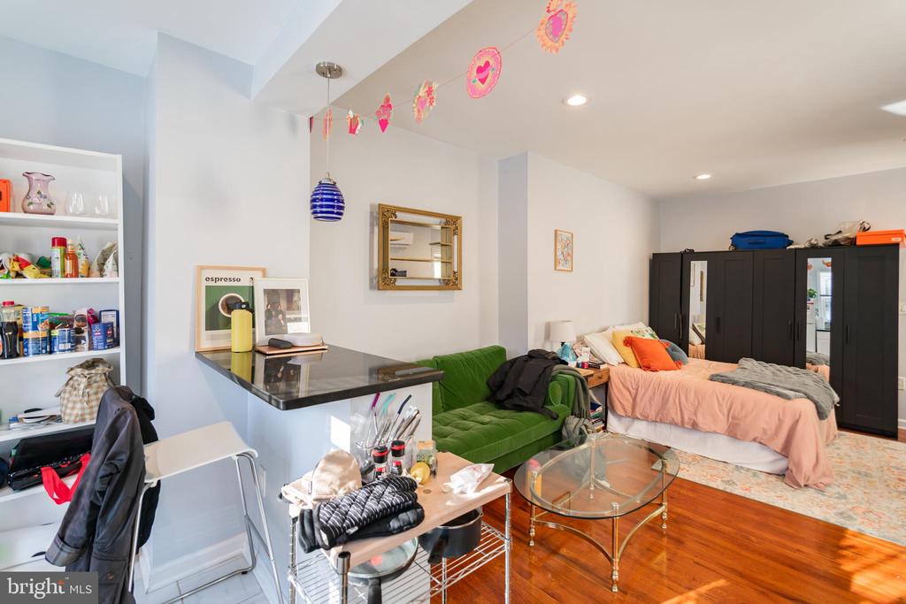 1116 PINE ST #UNIT 2R