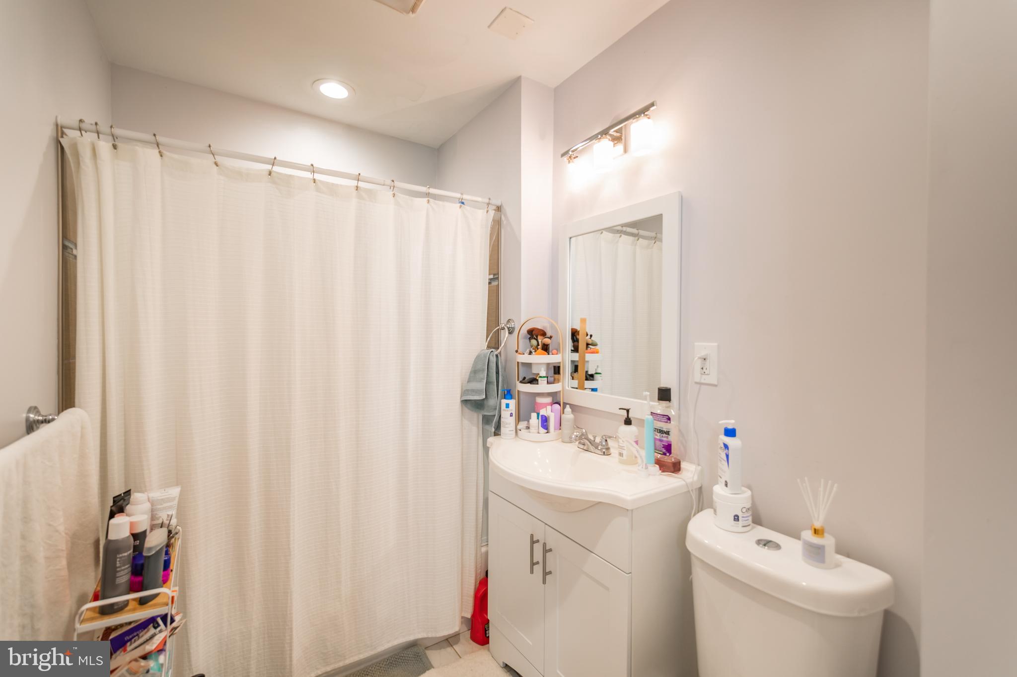 1116 PINE ST #UNIT 2R