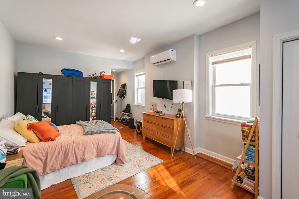 1116 PINE ST #UNIT 2R