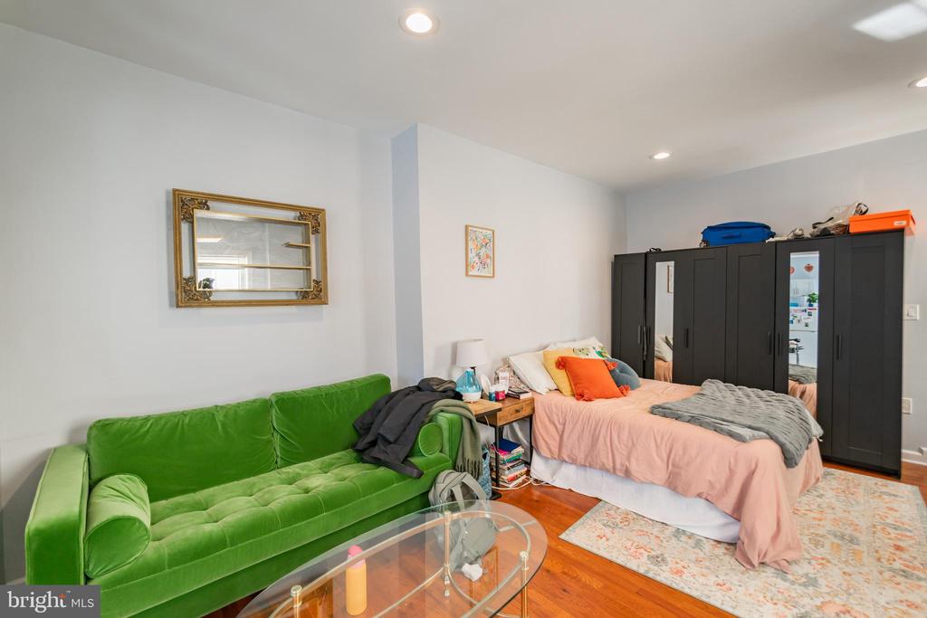 1116 PINE ST #UNIT 2R