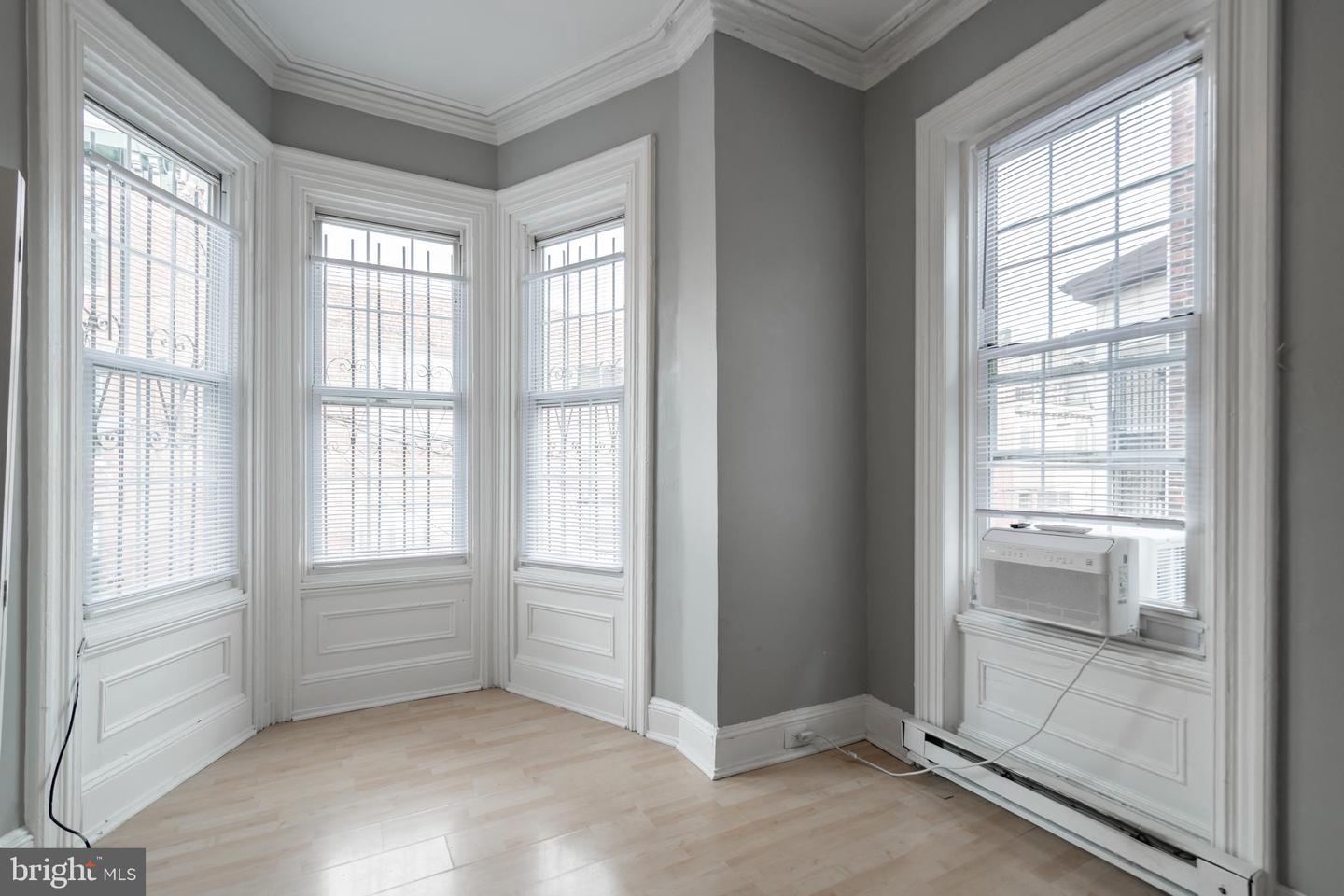 1933 SPRING GARDEN ST #UNIT 2R