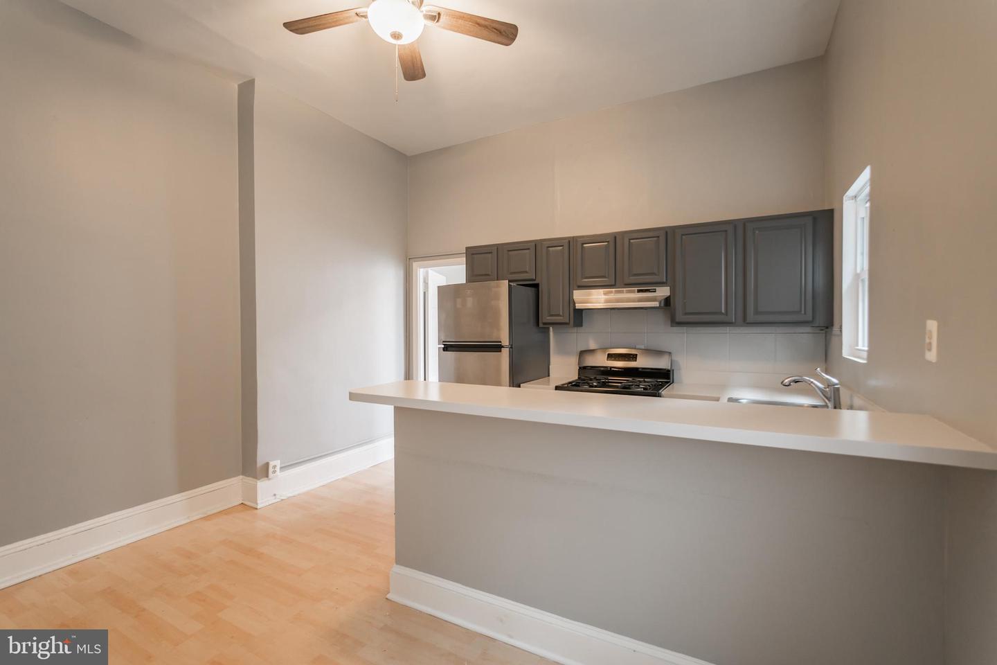 1933 SPRING GARDEN ST #UNIT 2R