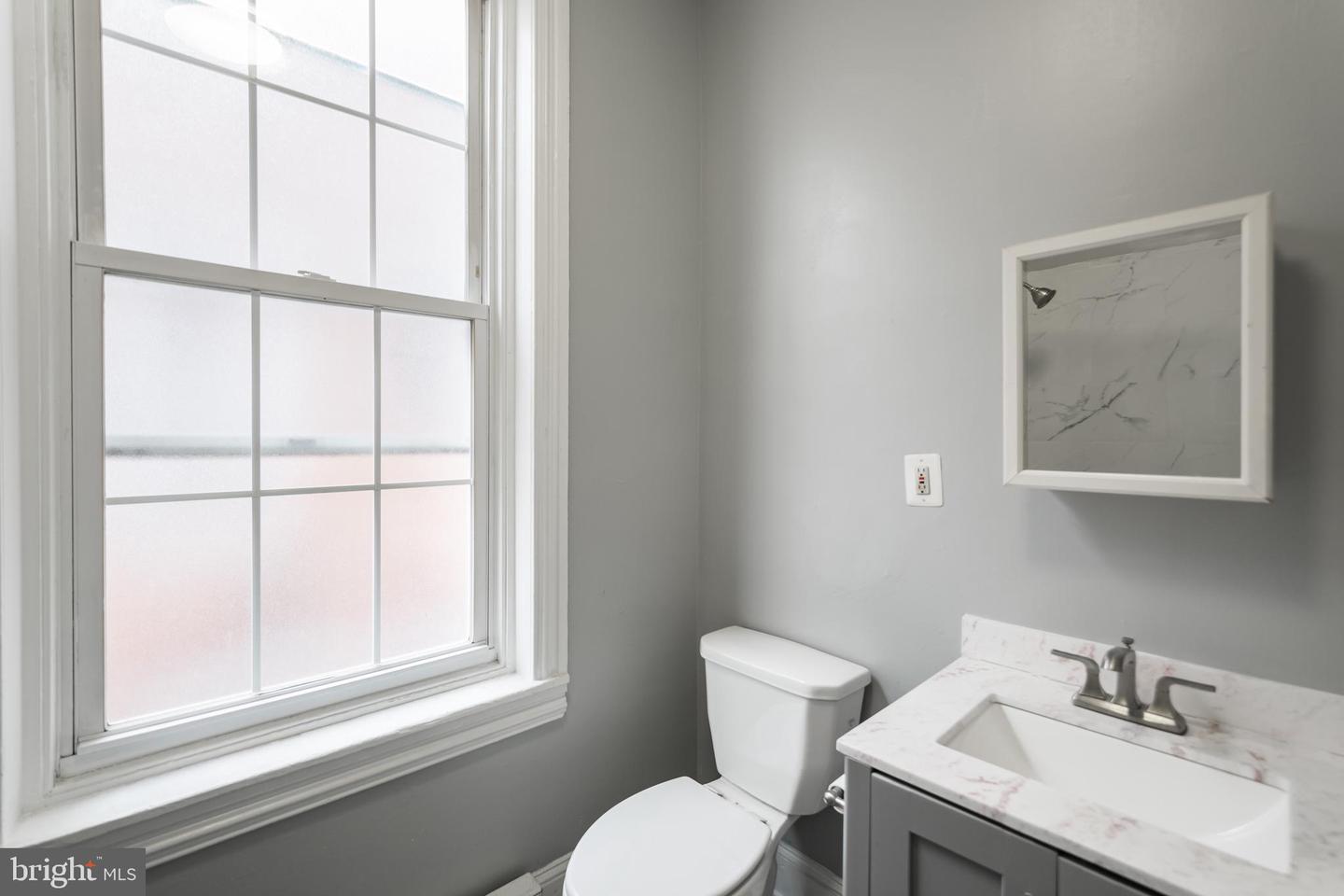 1933 SPRING GARDEN ST #UNIT 2R