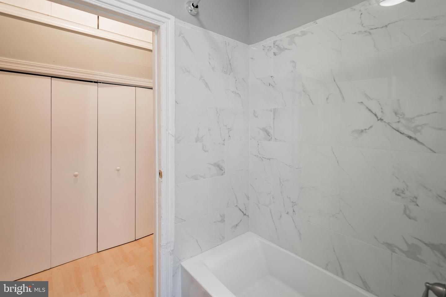 1933 SPRING GARDEN ST #UNIT 2R