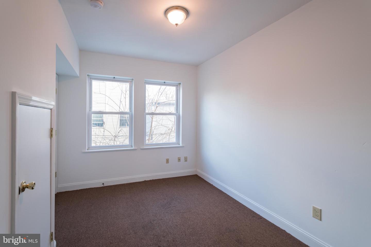 1927 N 9TH ST #UNIT B