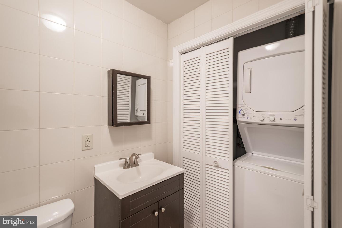 1927 N 9TH ST #UNIT B