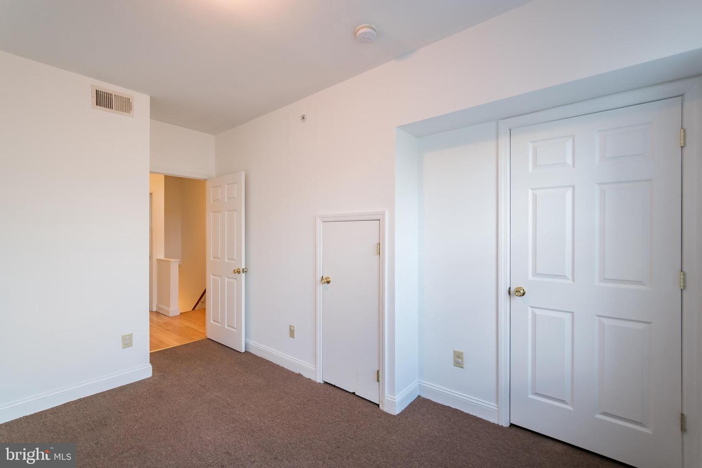 1927 N 9TH ST #UNIT B