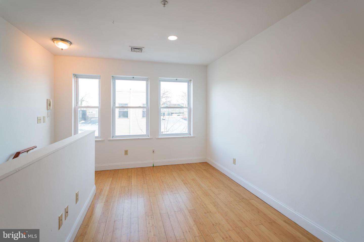 1927 N 9TH ST #UNIT B