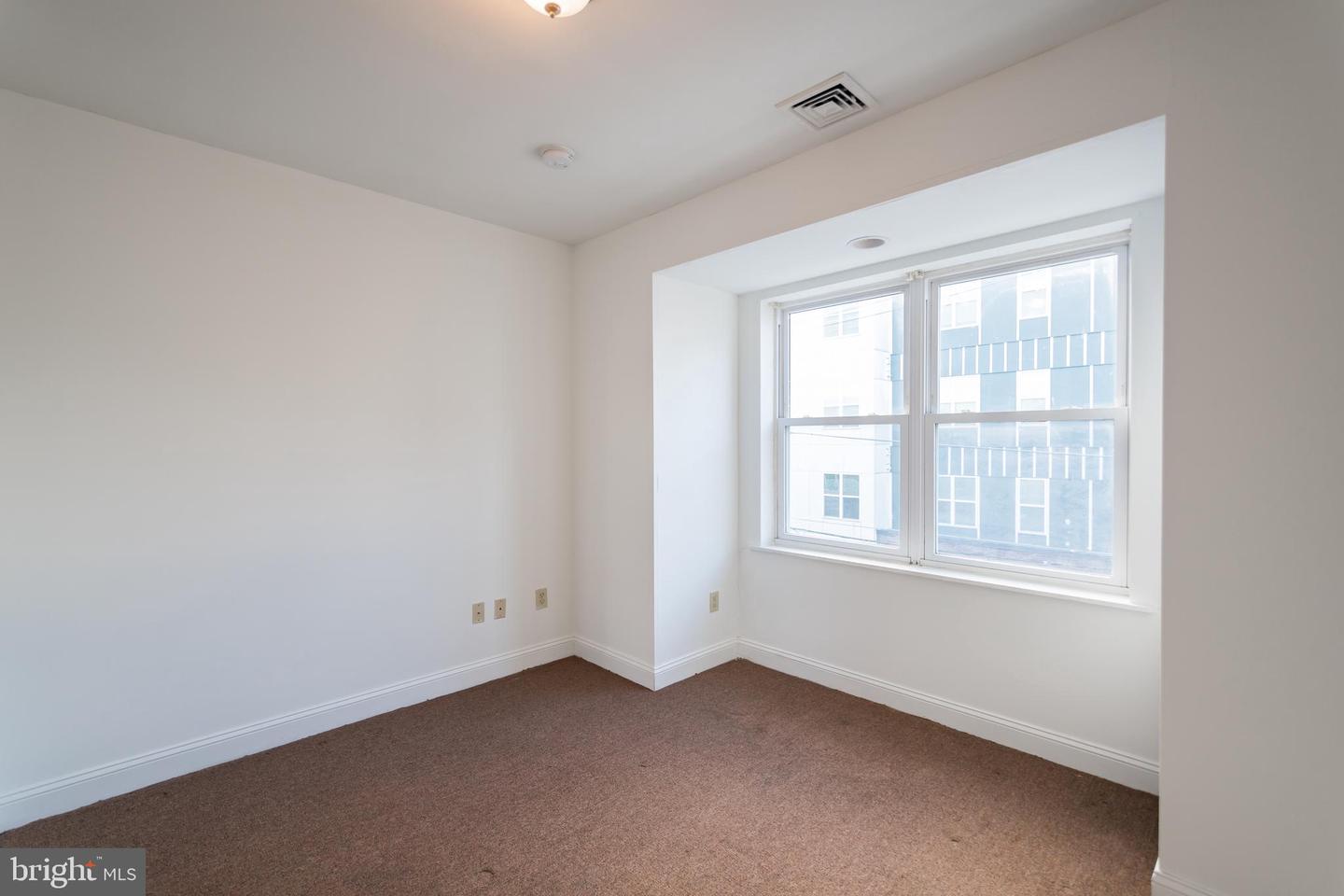 1927 N 9TH ST #UNIT B