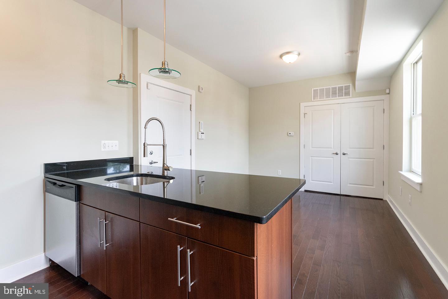 2012 W GIRARD AVE #UNIT 9B