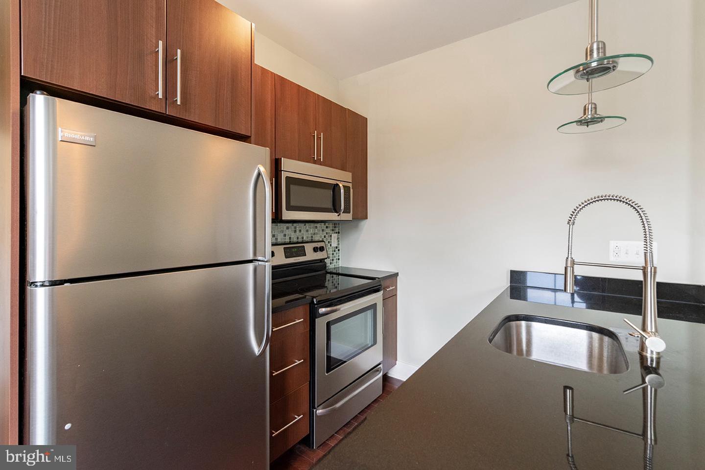 2012 W GIRARD AVE #UNIT 9B