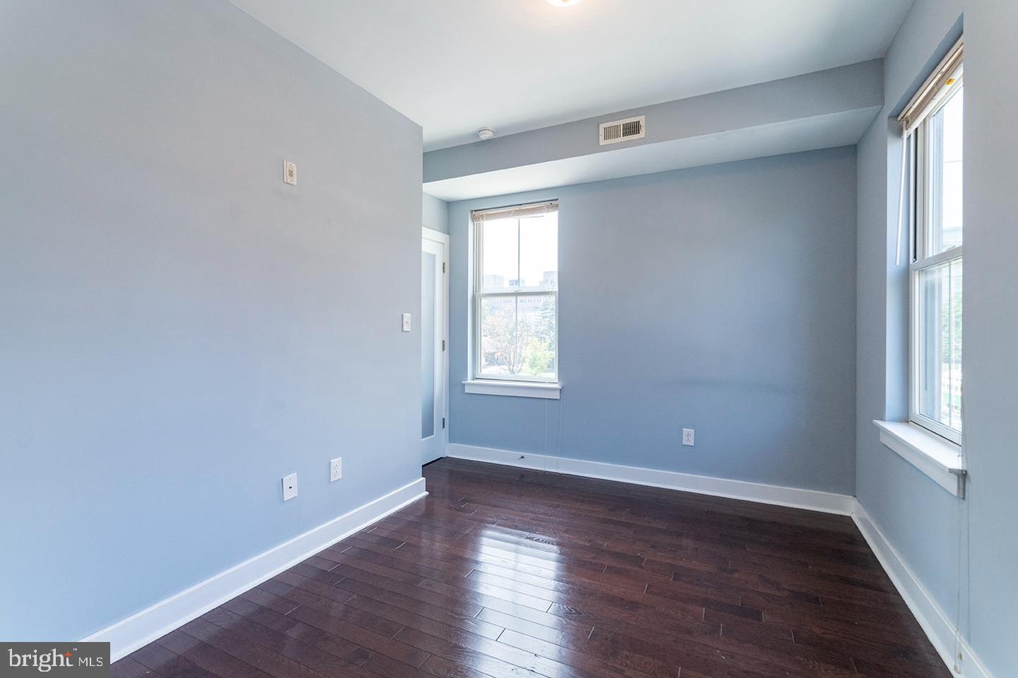 2012 W GIRARD AVE #UNIT 9B