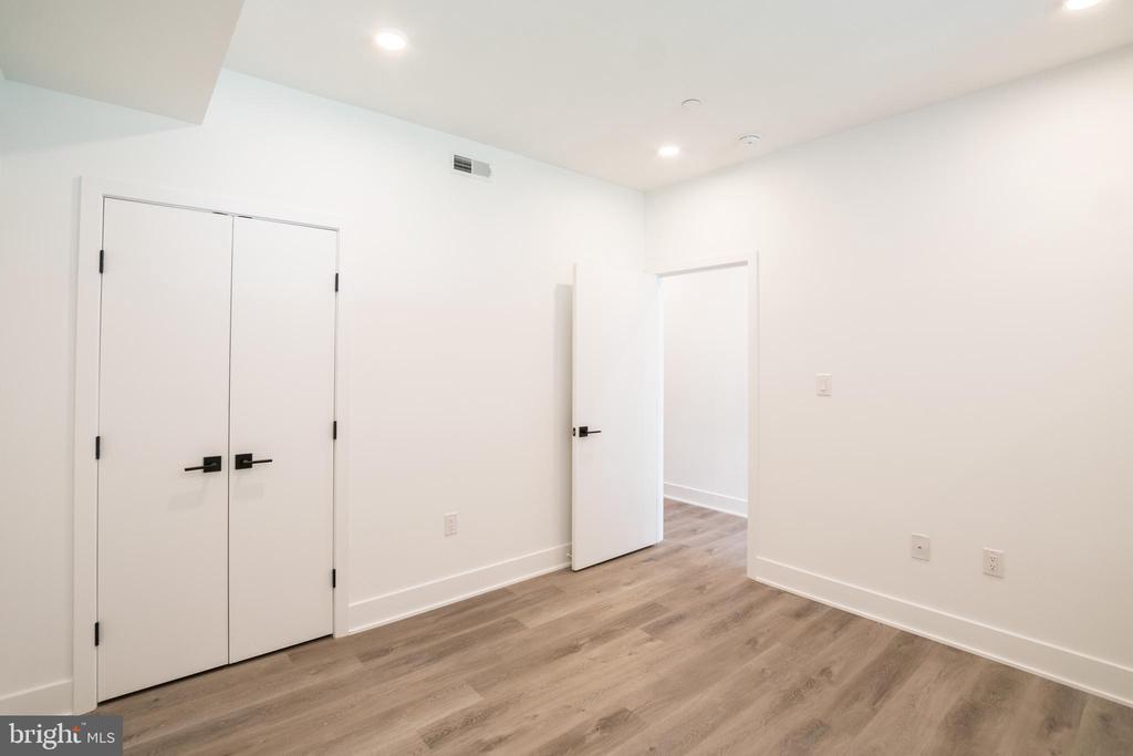 1420 POINT BREEZE AVE #UNIT 405