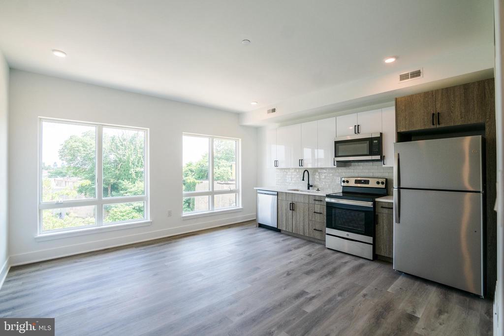 1420 POINT BREEZE AVE #UNIT 405