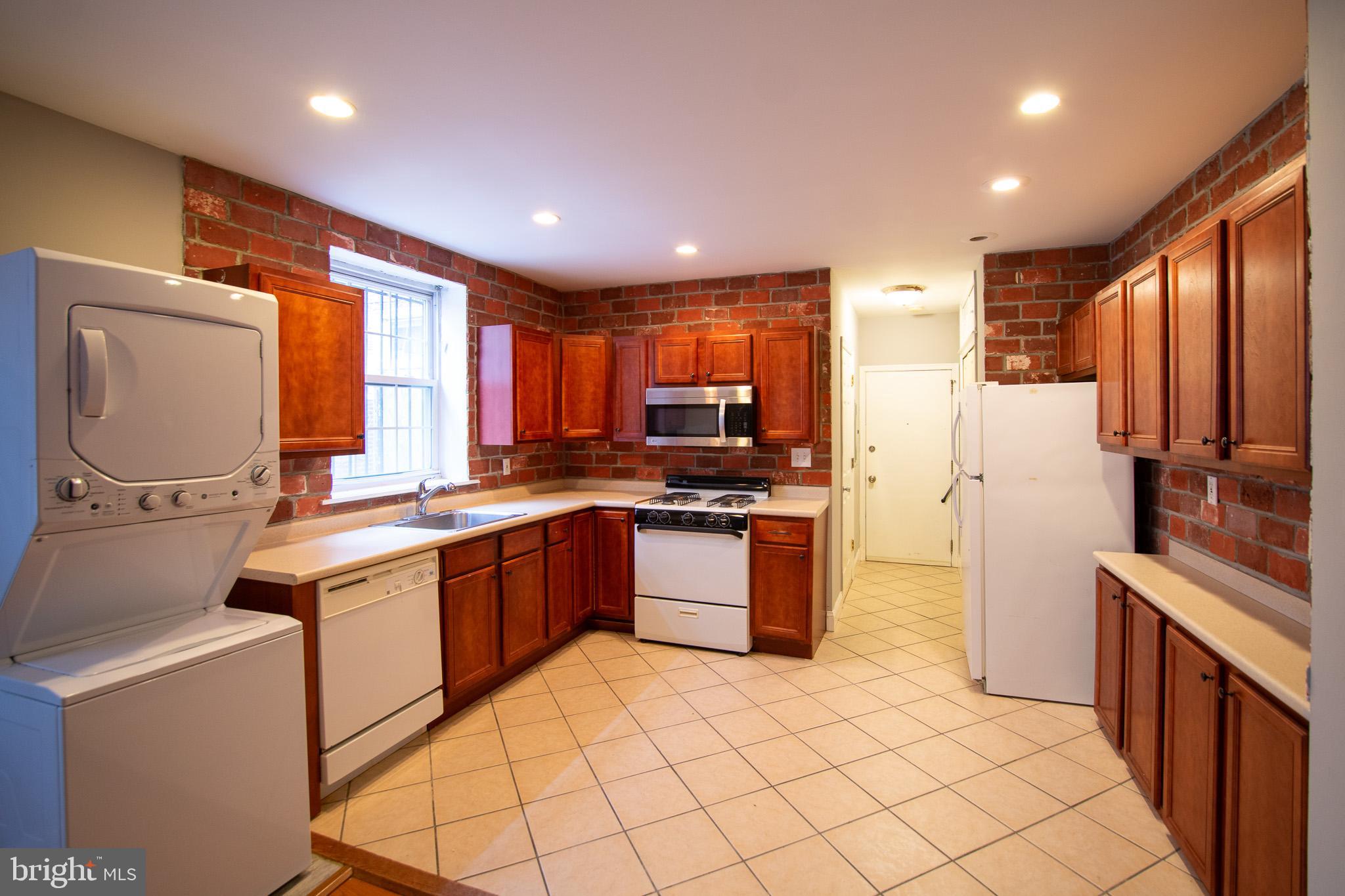 2125 SPRING GARDEN ST #UNIT 1R