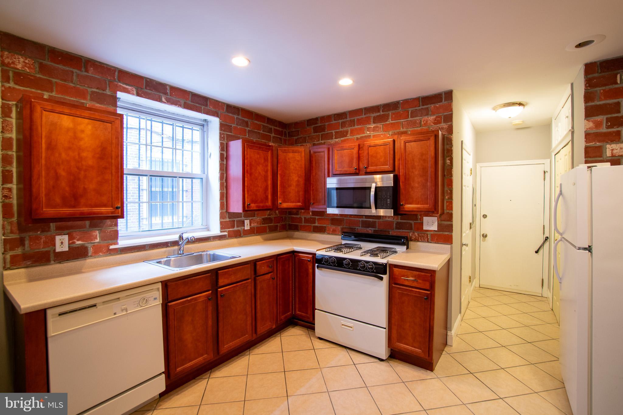 2125 SPRING GARDEN ST #UNIT 1R