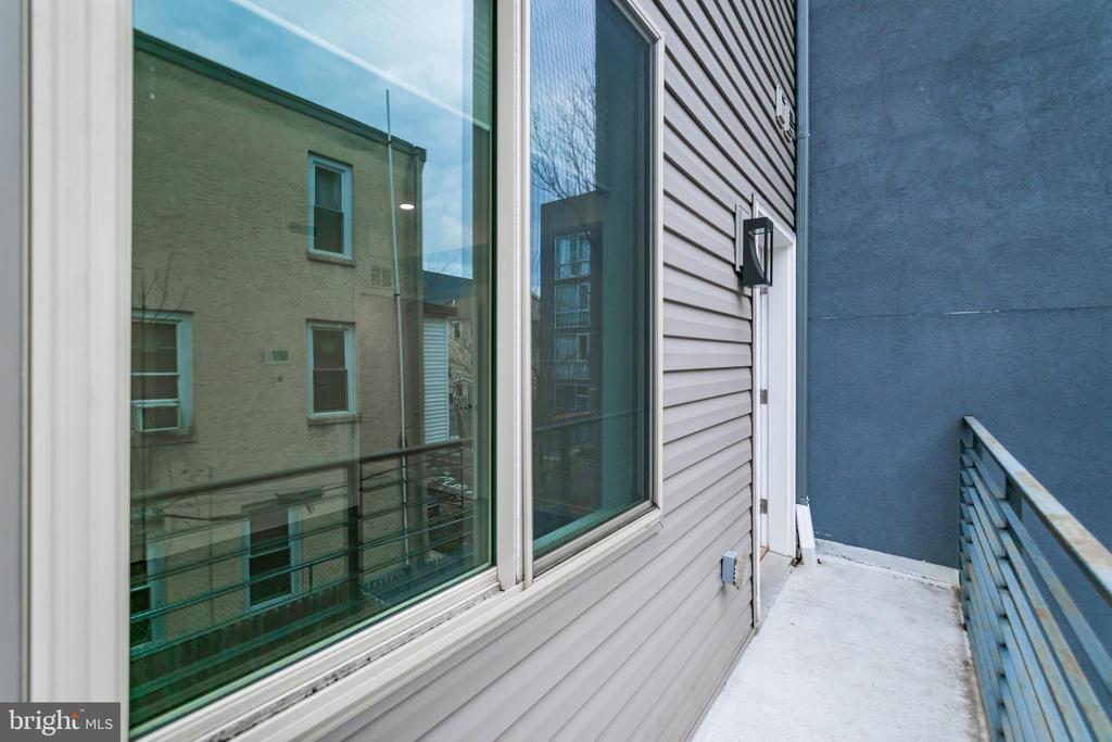 627 W OXFORD ST #UNIT 2