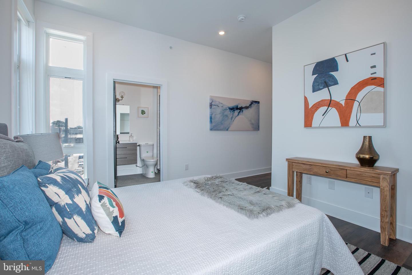 2940 W THOMPSON ST #UNIT 201