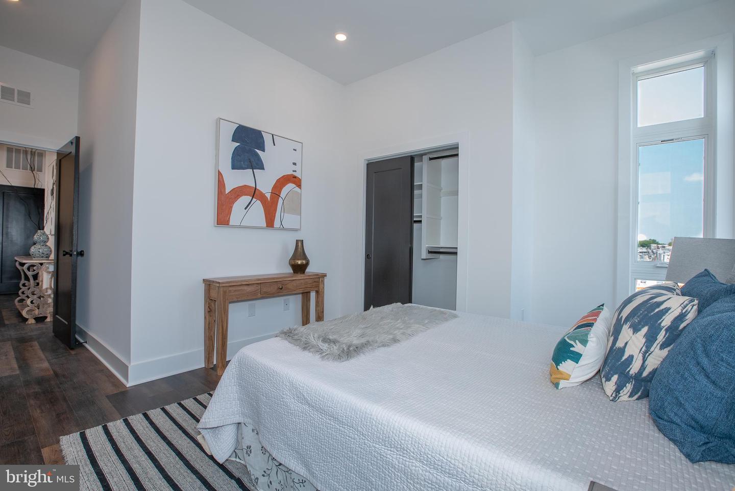 2940 W THOMPSON ST #UNIT 201