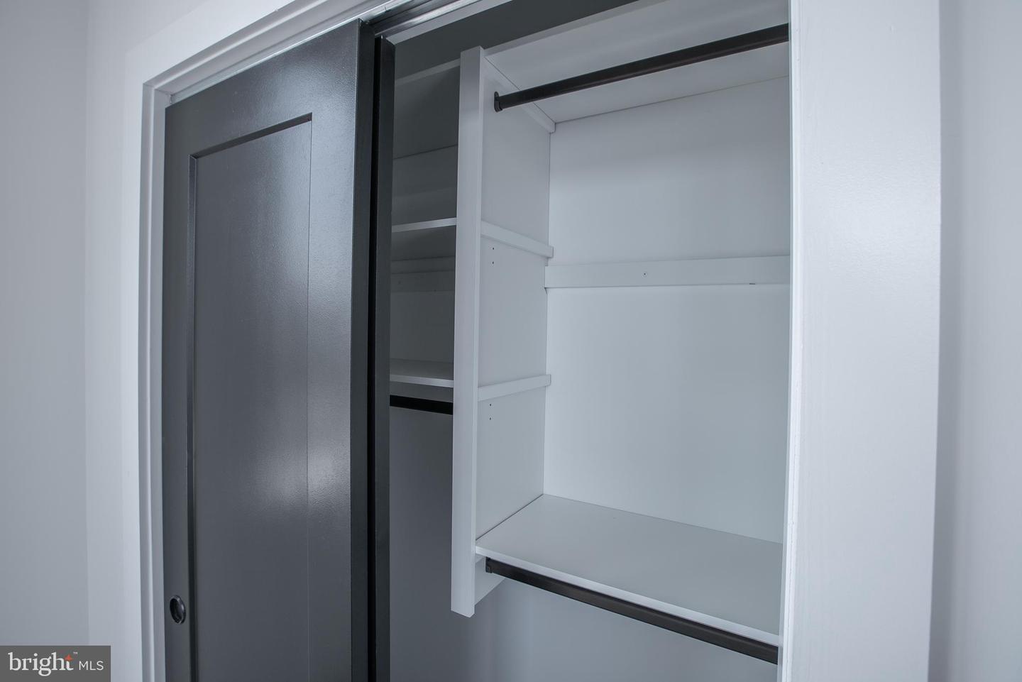 2940 W THOMPSON ST #UNIT 201