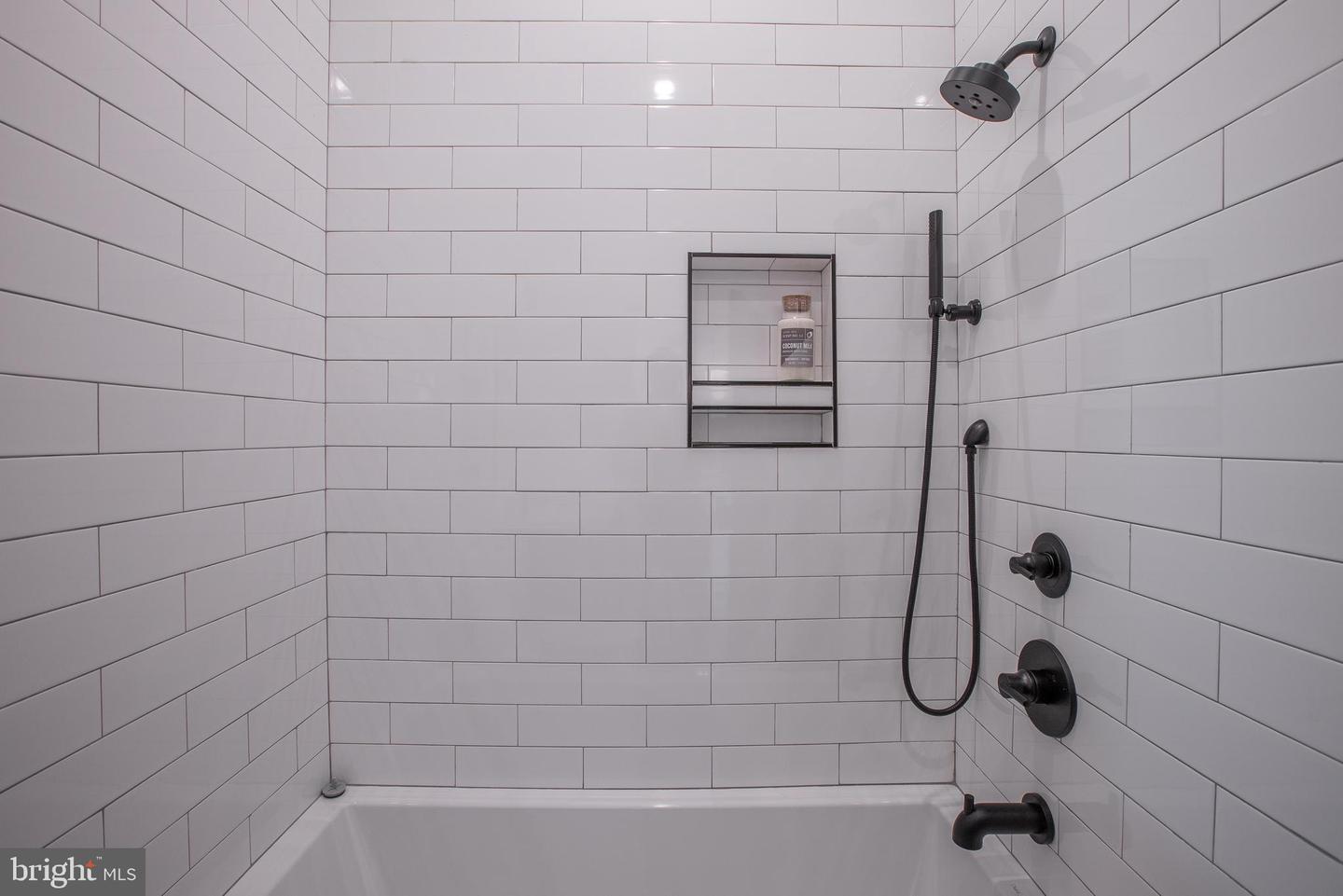 2940 W THOMPSON ST #UNIT 201