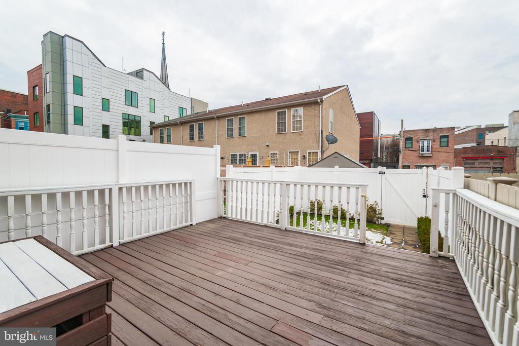408 BROWN ST