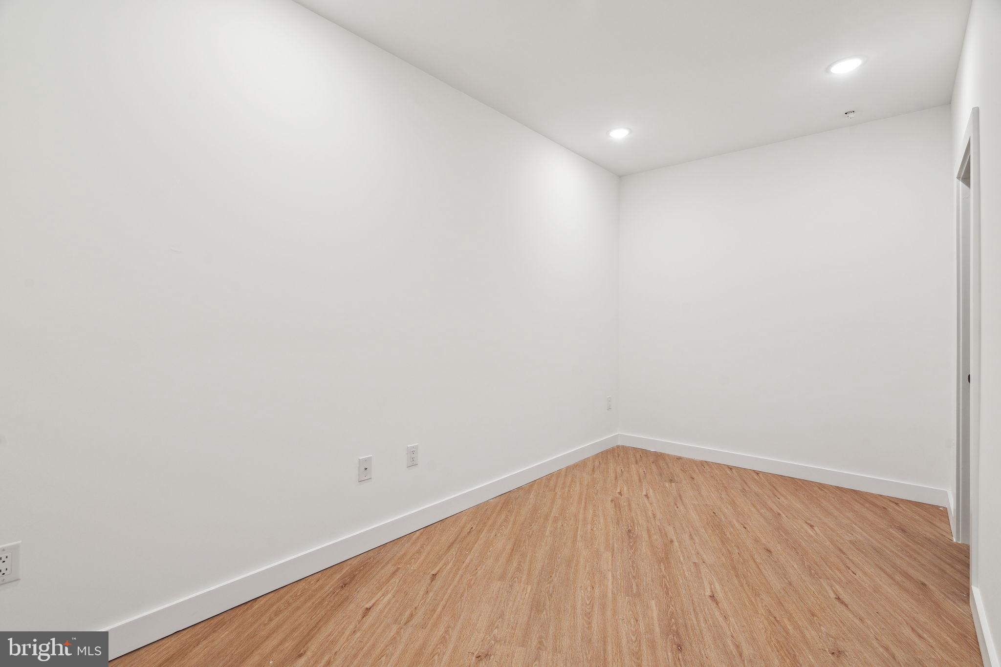 4181 MANTUA AVE #5