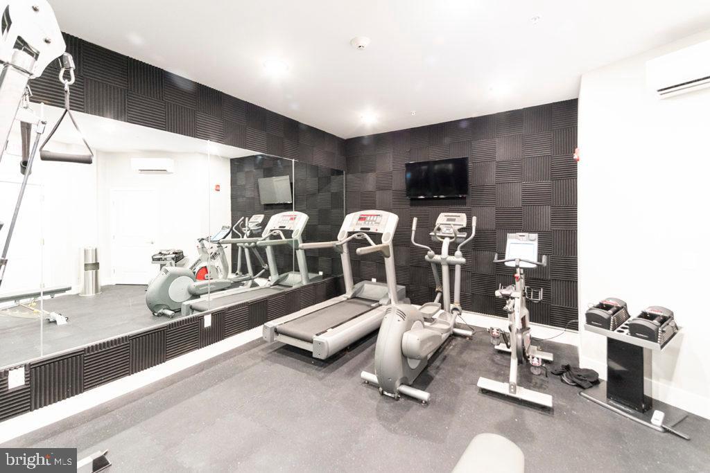 1607 CATHARINE ST #UNIT C