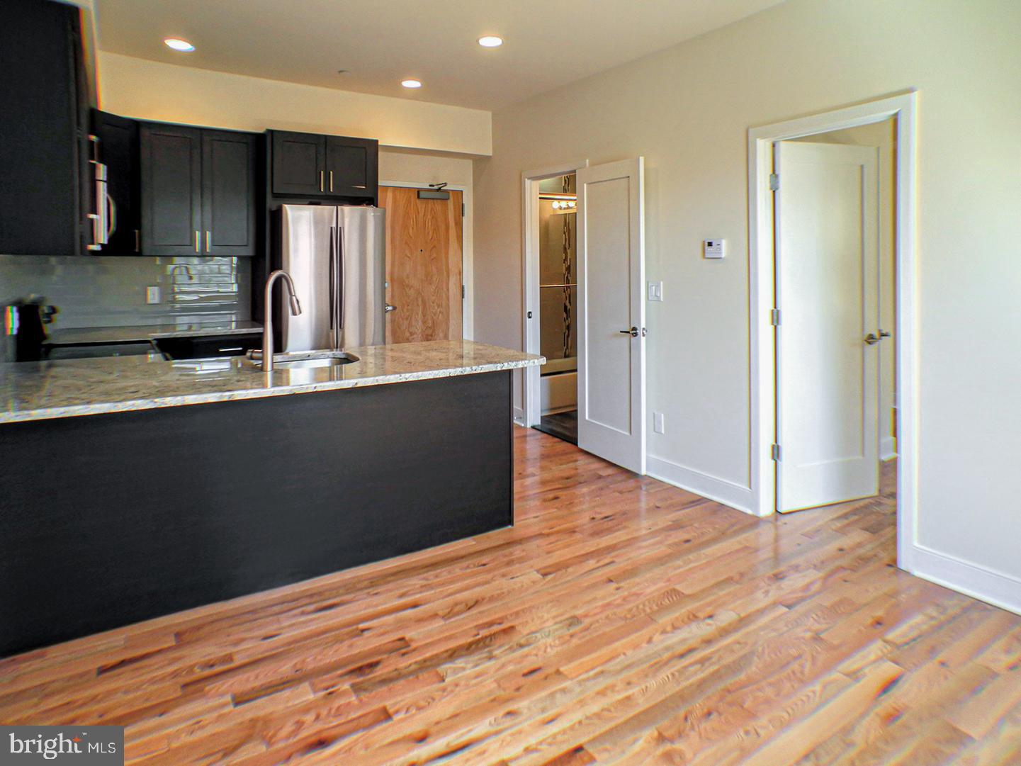 1242 POINT BREEZE AVE #UNIT 305