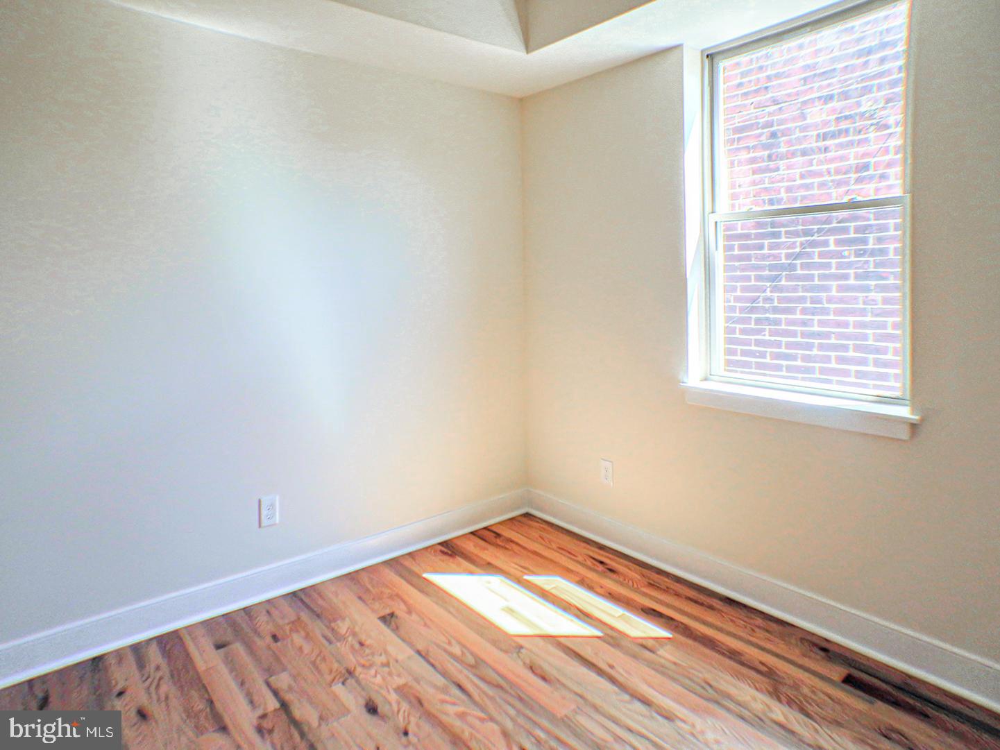 1242 POINT BREEZE AVE #UNIT 305