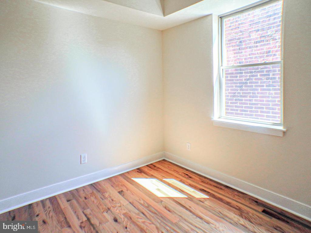1242 POINT BREEZE AVE #UNIT 305