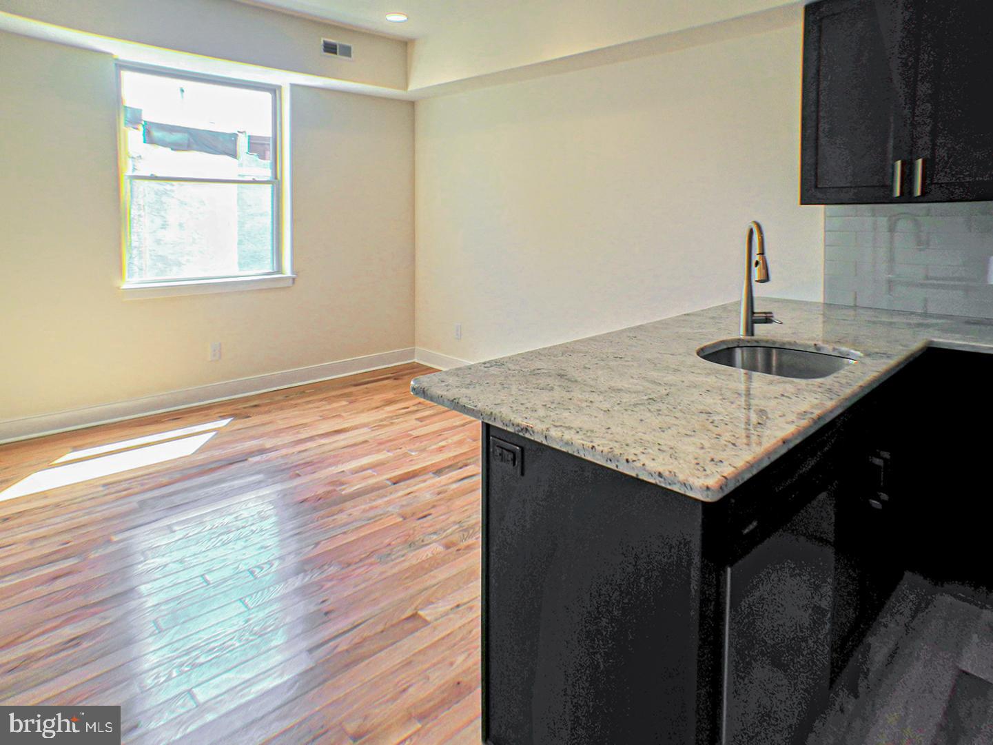 1242 POINT BREEZE AVE #UNIT 305