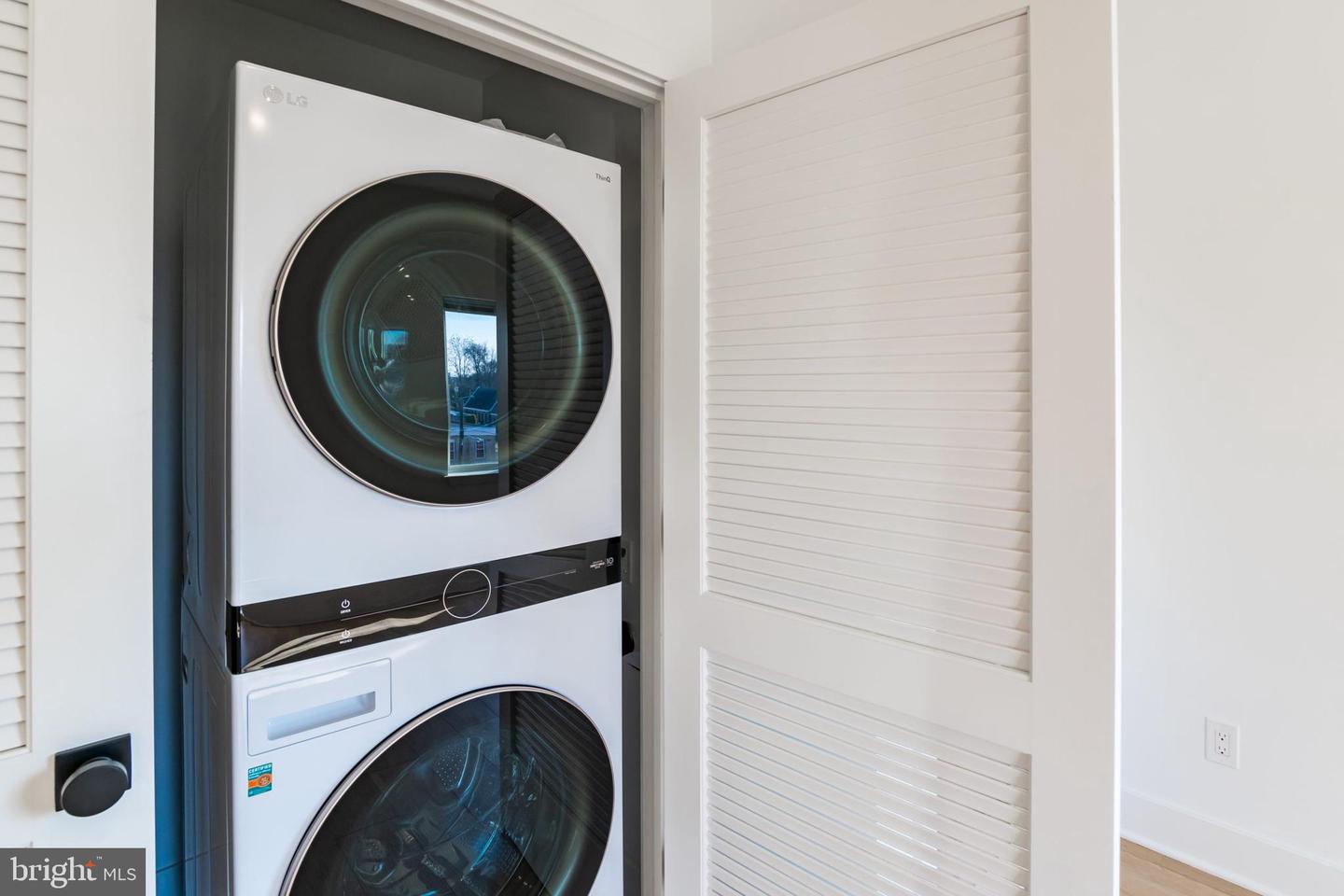 4200 LANCASTER AVE #UNIT 205