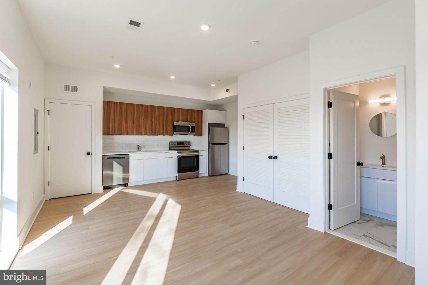 4200 LANCASTER AVE #UNIT 205