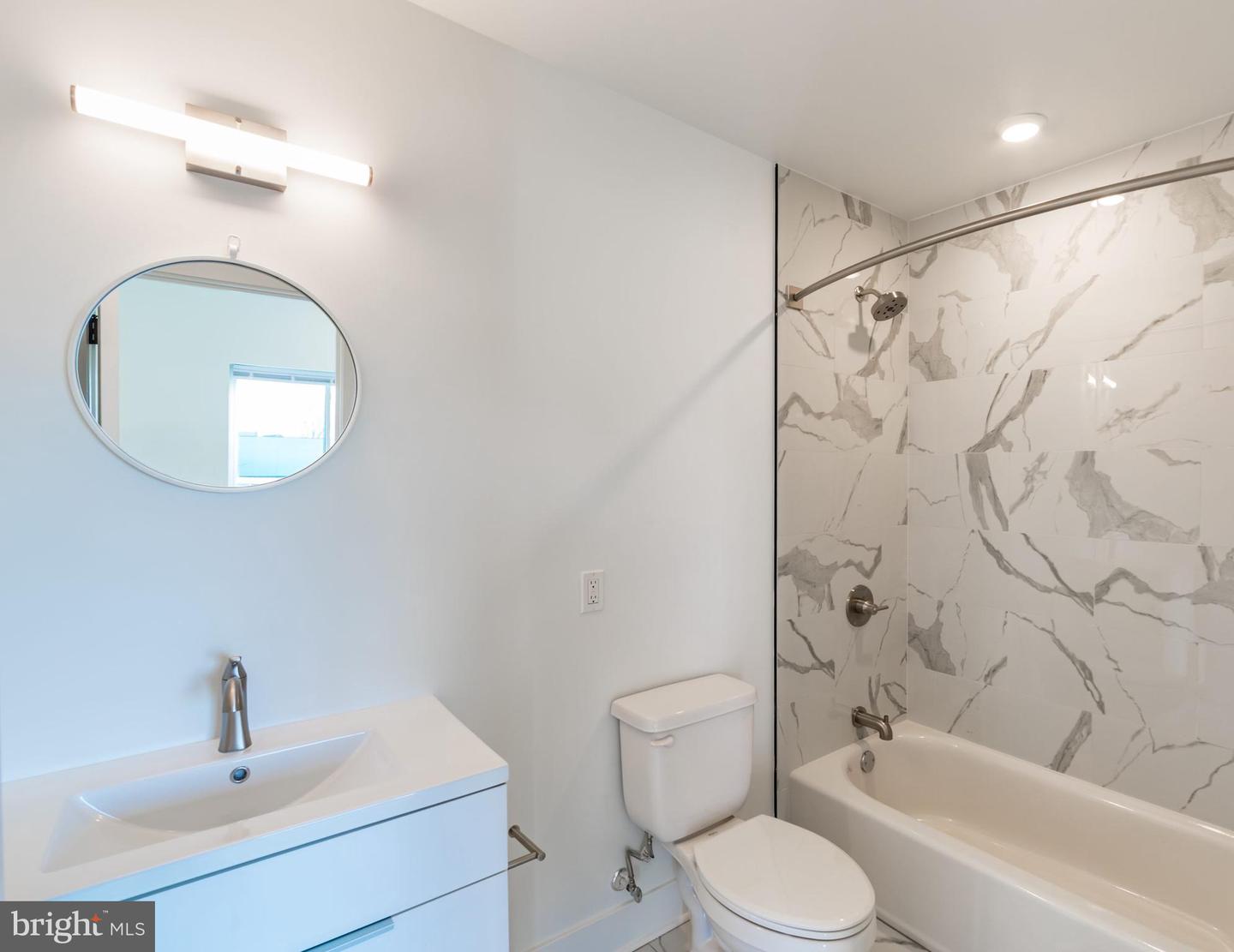 4200 LANCASTER AVE #UNIT 205