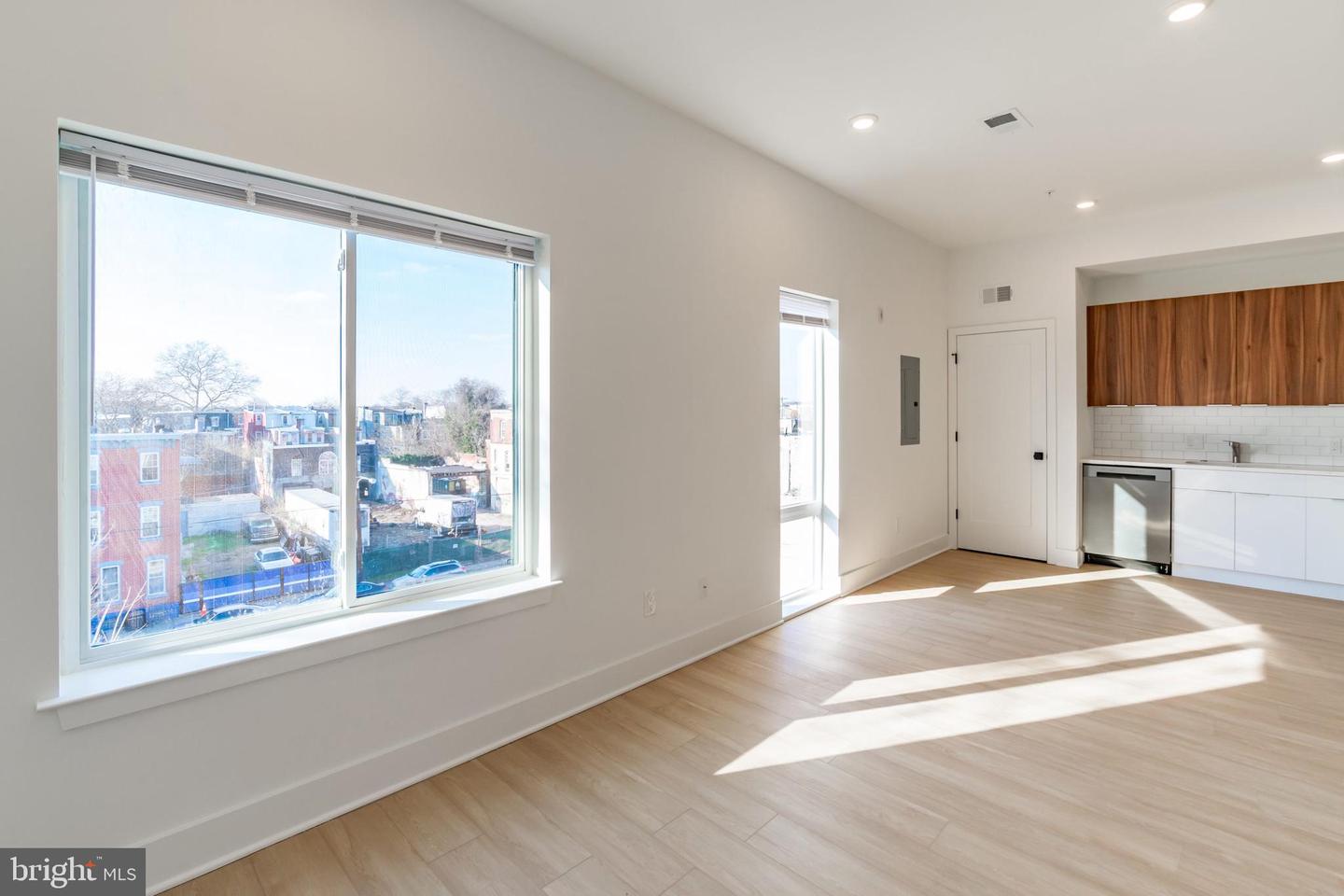 4200 LANCASTER AVE #UNIT 205