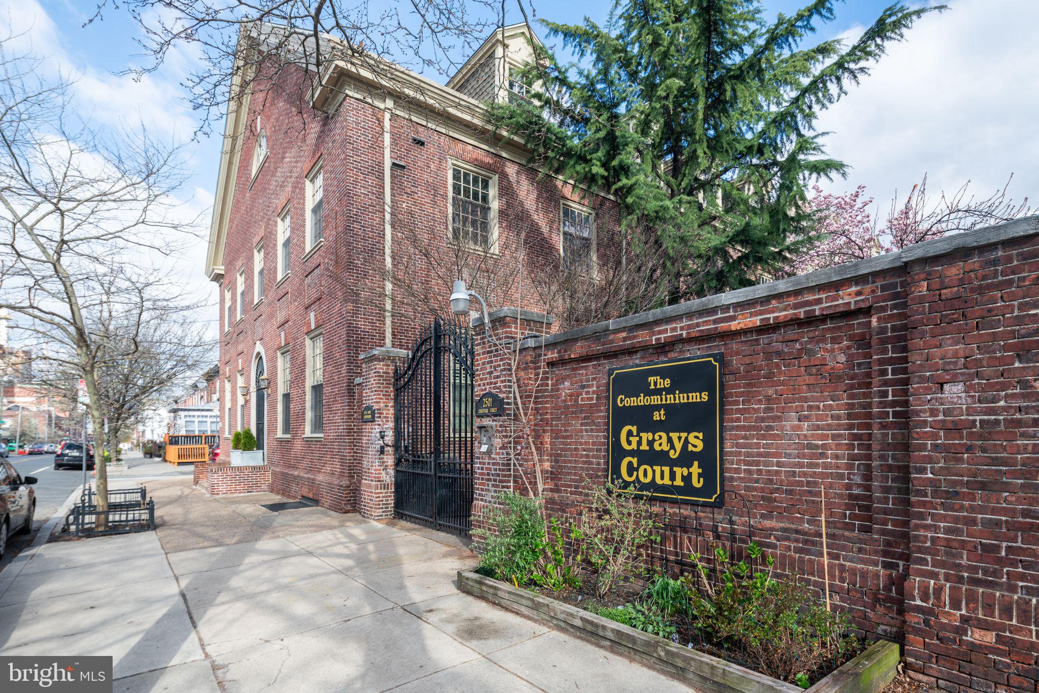 2501 CHRISTIAN ST #204