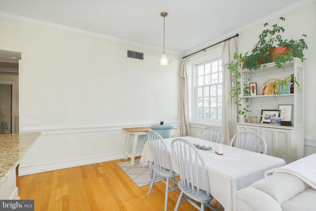 2501 CHRISTIAN ST #204