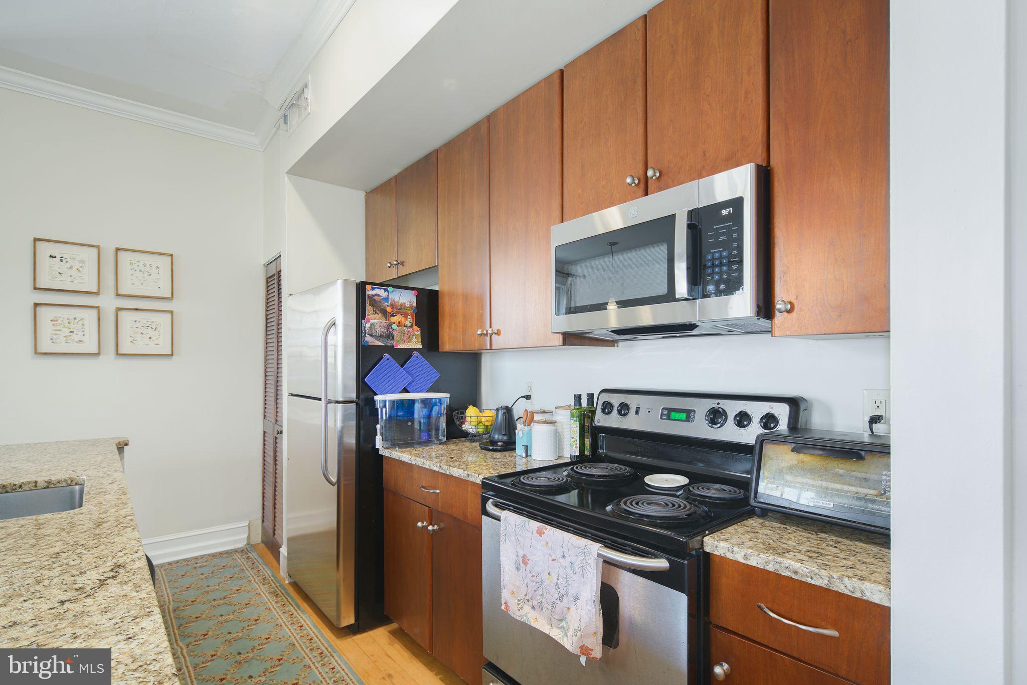 2501 CHRISTIAN ST #204