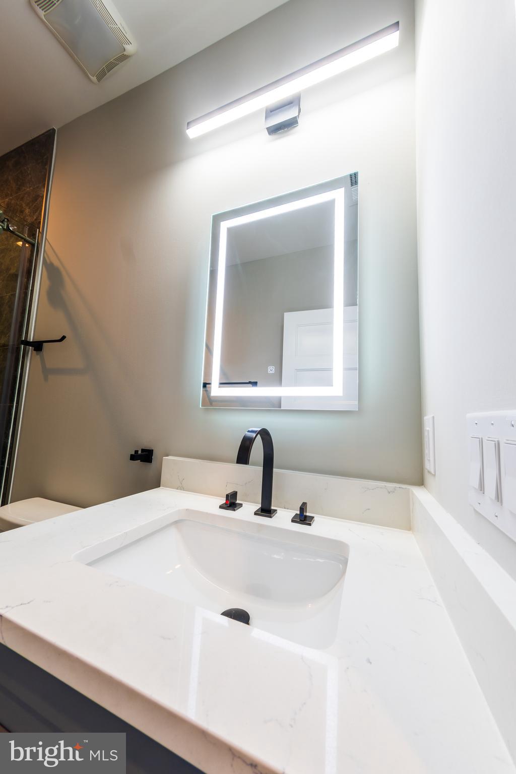 2219 FRANKFORD AVE #B