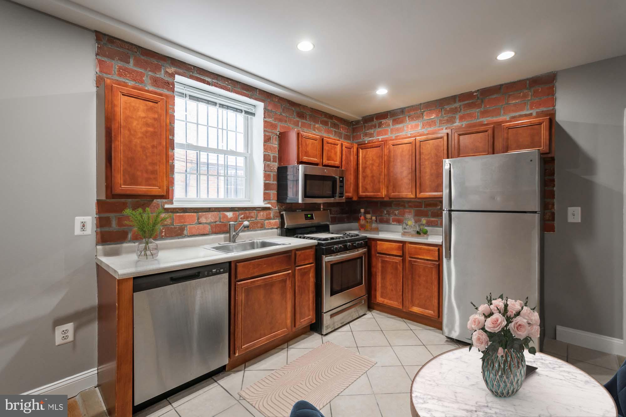 2123 SPRING GARDEN ST #UNIT 1R