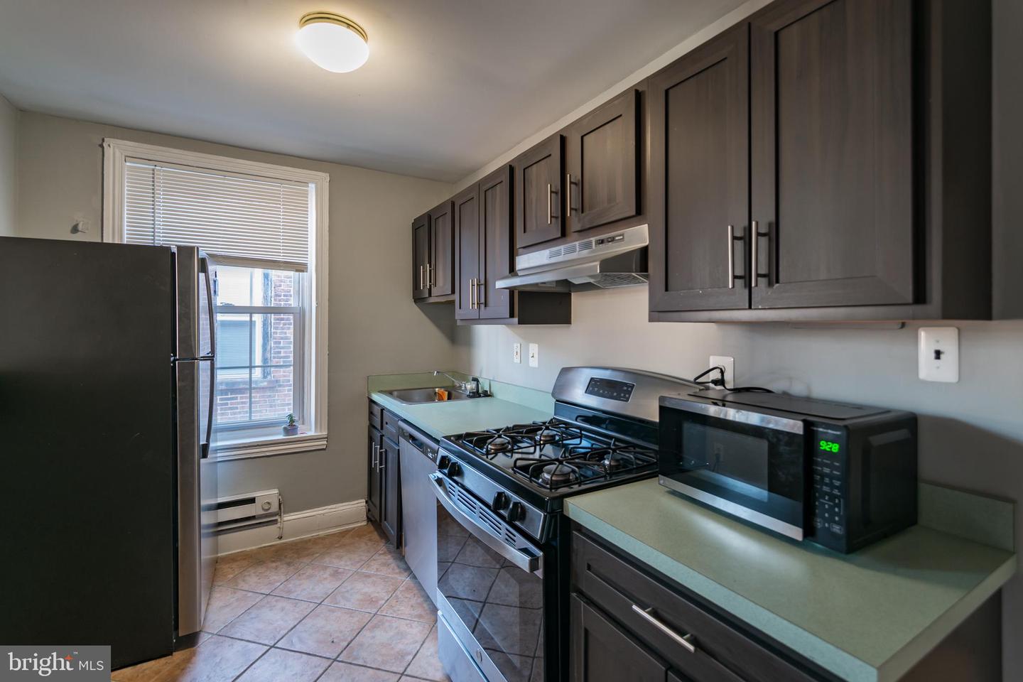 1933 SPRING GARDEN ST #UNIT 3R